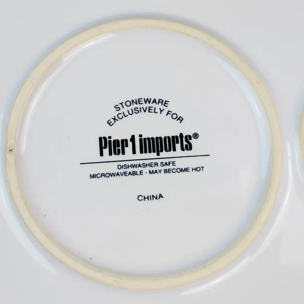 🔸️Pier 1 Imports White Wine Glass Stoneware Plates Set of 4